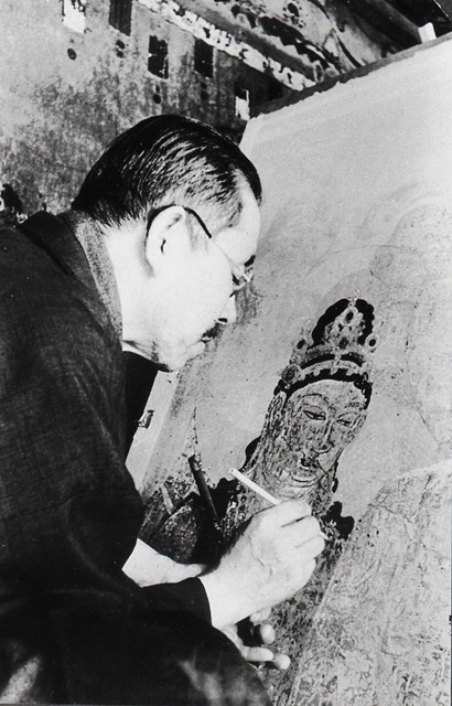 法隆寺金堂壁画模写中の荒井寛方